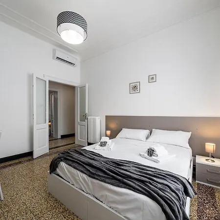 Next Stop - 3 Bedrooms Facing The Station モデナ