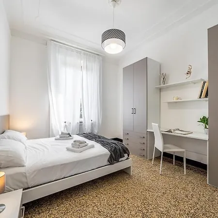 Next Stop - 3 Bedrooms Facing The Station モデナ