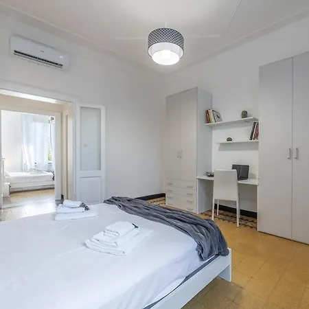 Next Stop - 3 Bedrooms Facing The Station * モデナ